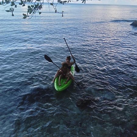 ホテル Barracuda Beach ポート・アントニオ エクステリア 写真